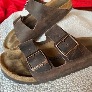 1 month old Birkenstock’s, Arizona style size 40 or US 9-9.5 regular width